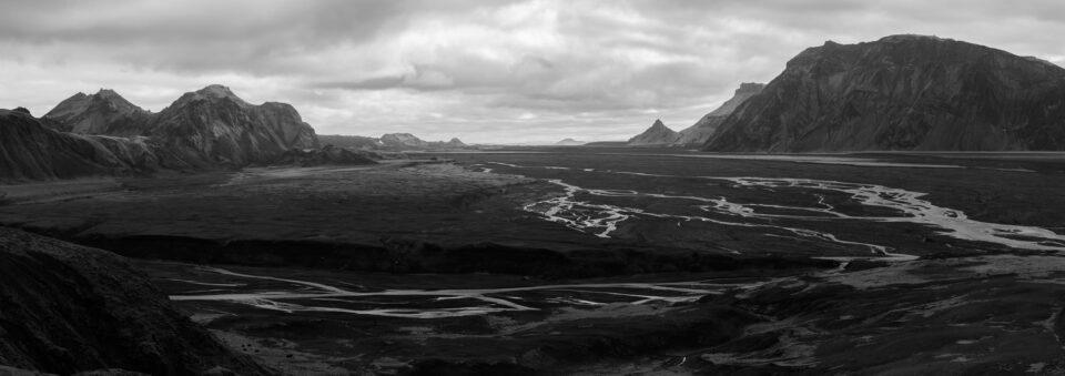 冰岛单色风景画