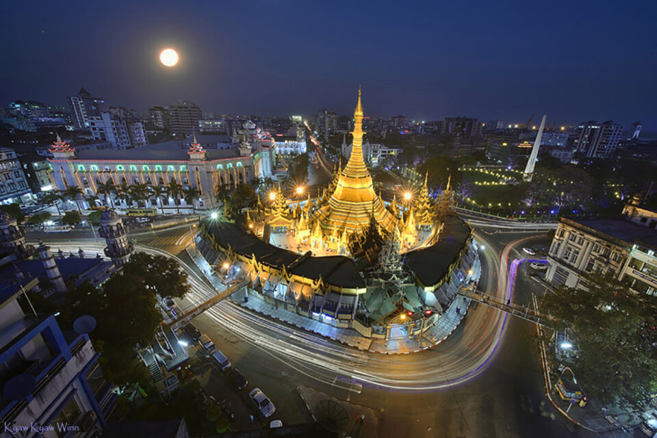 4.Kyaw-Kyaw-Winn_Sule-Pagoda-Yangon-Myanmar
