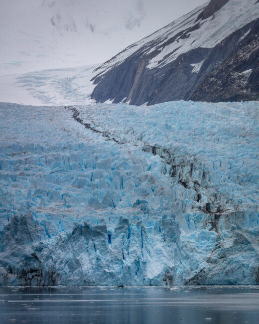 巴塔哥尼亚的冰川尽头是大海。智利有很多这样的冰川。