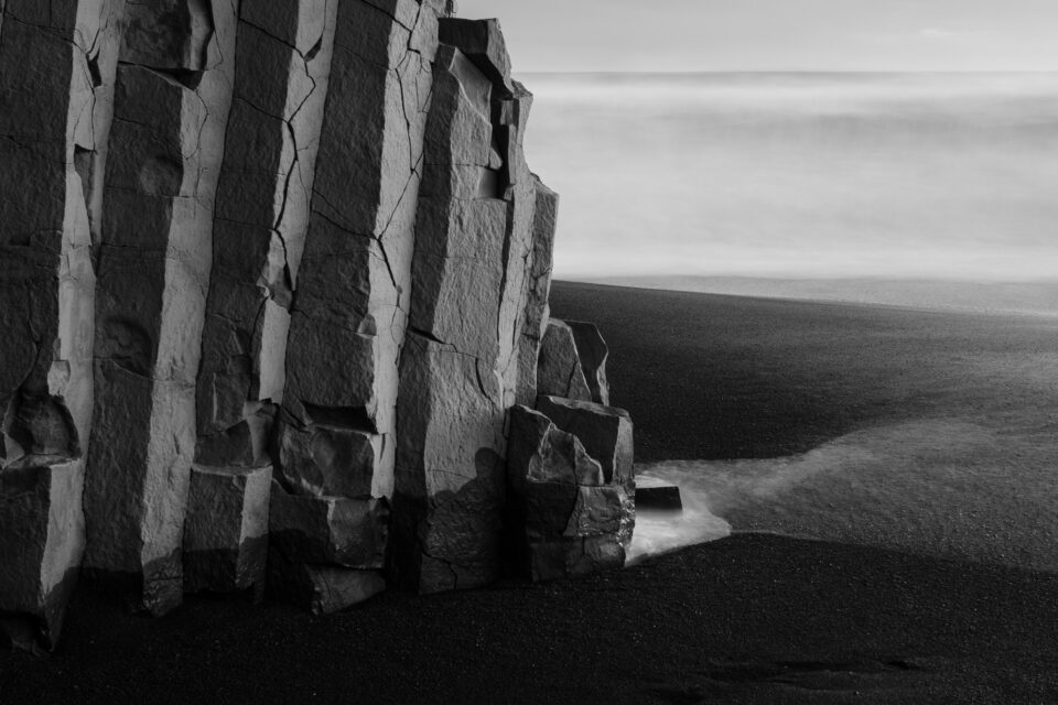 黑白圆柱冰岛海滩维克